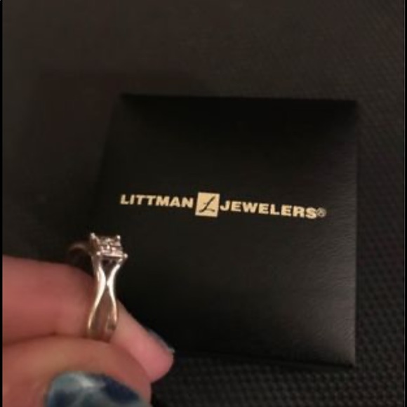 Engagement ring size 8 - Picture 4 of 8